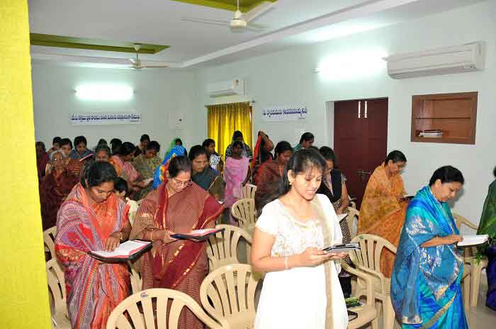 picture of congregation-women